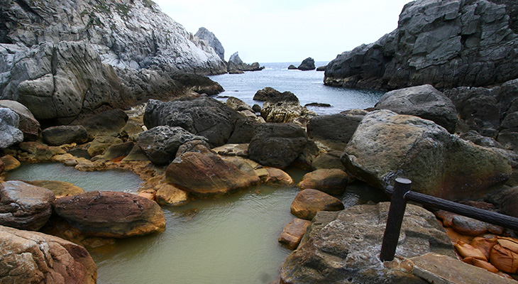 式根島｜東京・熱海発大型客船＆高速船で行く伊豆諸島・伊豆七島ツアー